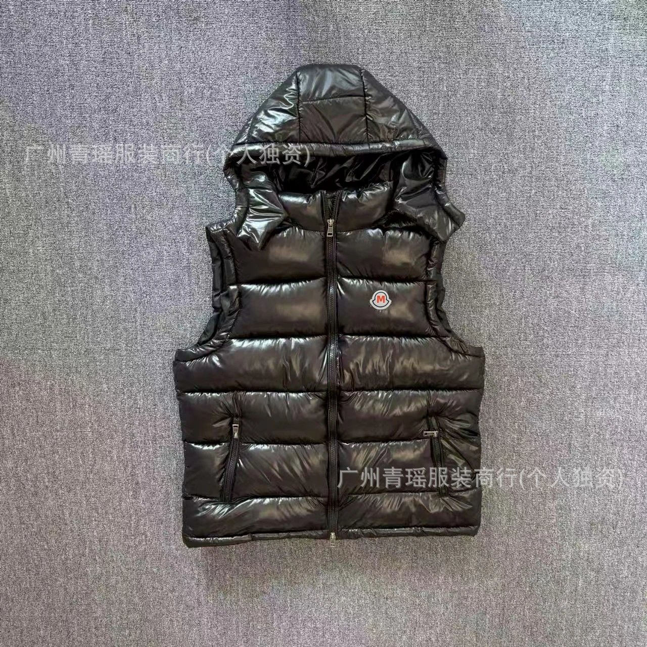 Vests – 1 Detachable hat, M