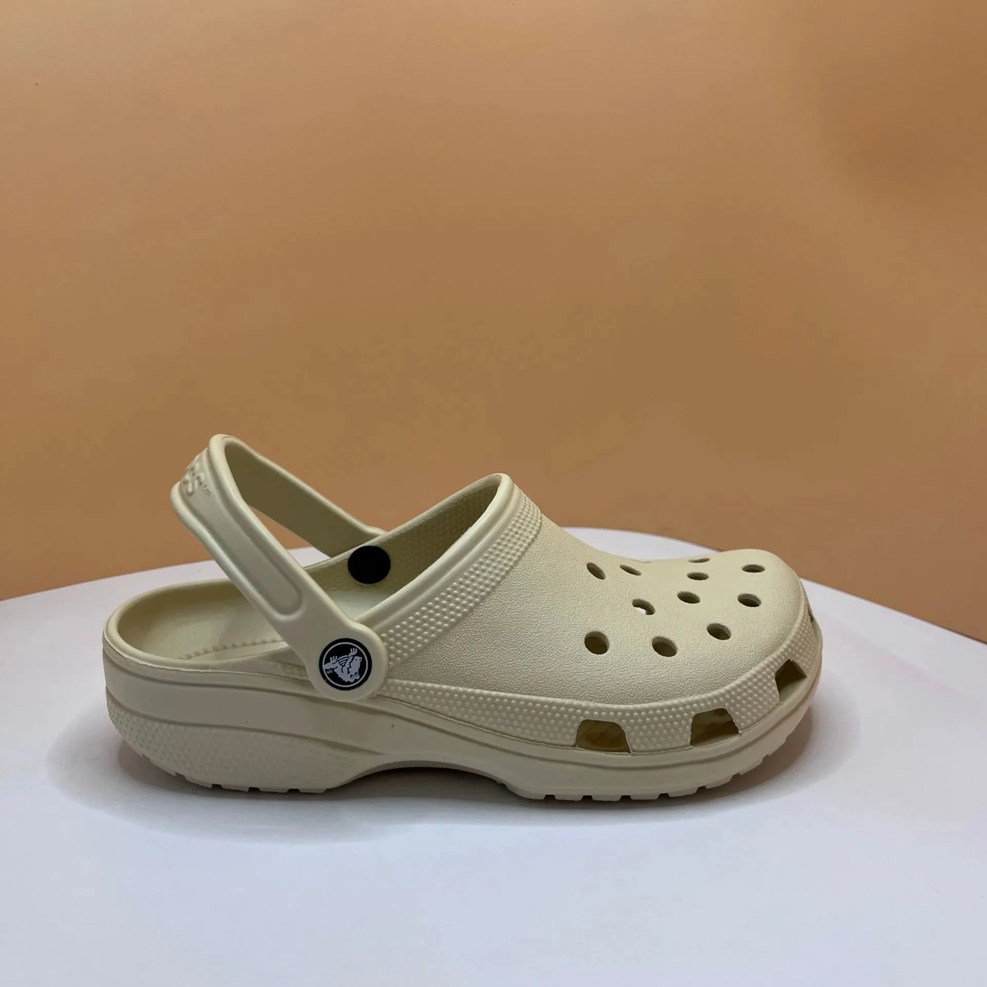 Crocs Classic Clog Bone – 9, 36(US4)