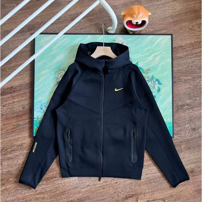 Jackets – Nocta Tech Black Jacket, M is recommended for body weights between 50kg and 62 kg.
