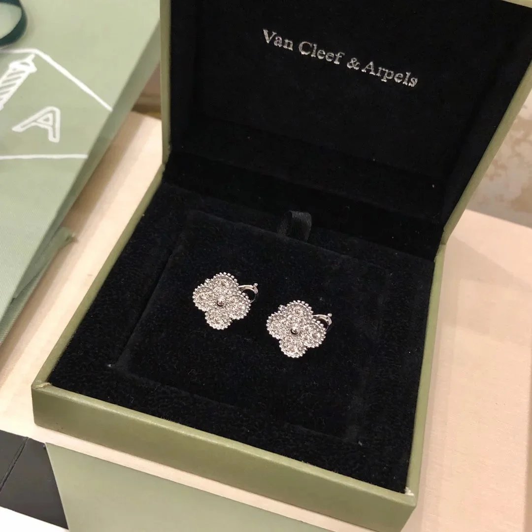 One D-1, one promise, one vow. (Jewelry)(V * an C * leef & A * rpels)(with gift box packaging) – 1 (Ships first to collectors)