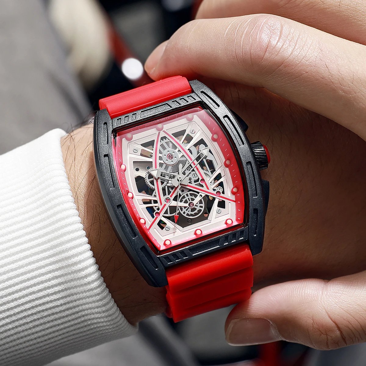 Cross-border Men's Watch New Barrel-shaped Men's Watch Casual Sports Watch Silicone Hollow Non-mechanical Quartz Watch – Red
