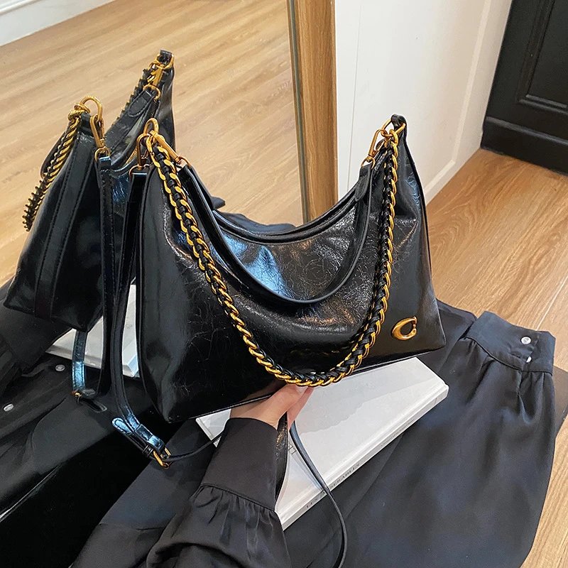 2025 New Arrival Portable French Style Oil Wax Leather Single-Shoulder Bucket Crossbody Underarm Large Capacity Bag for Women All-Match – Black