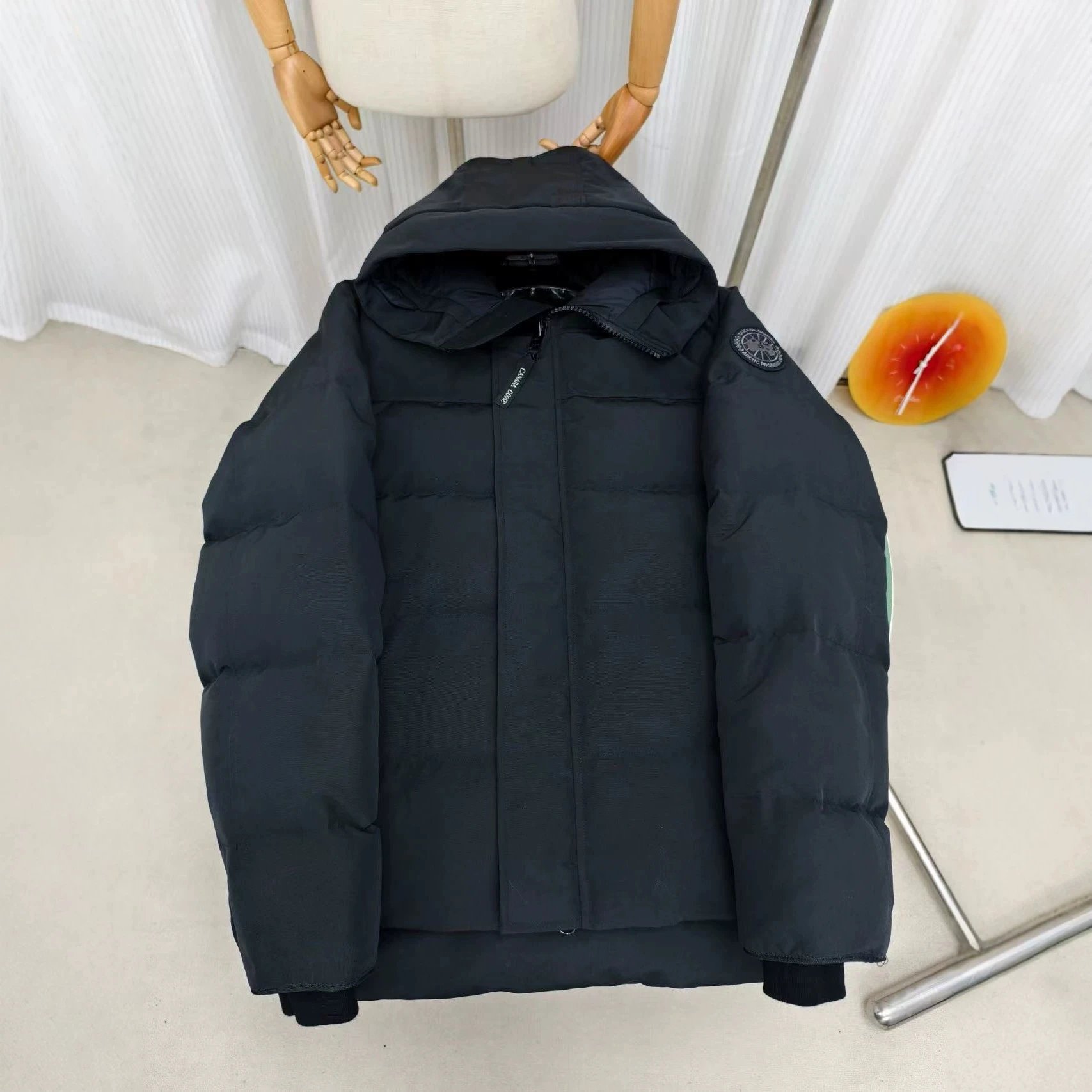BE Home Down Jacket – Black handbag with a black label, XS