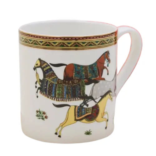 Street-style bone china mug, sold in a single-piece gift box—high‑quality, the perfect staple for refined living. High bone ash content, visible under the light