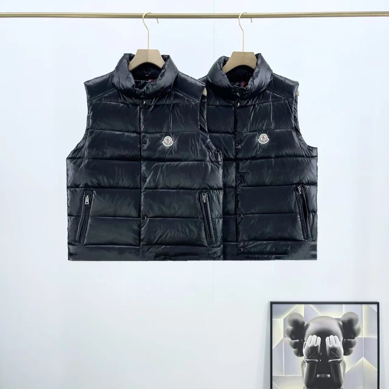 Men's and Women's Sleeveless Collar Down Vest for Autumn and Winter – Black, 1 yard