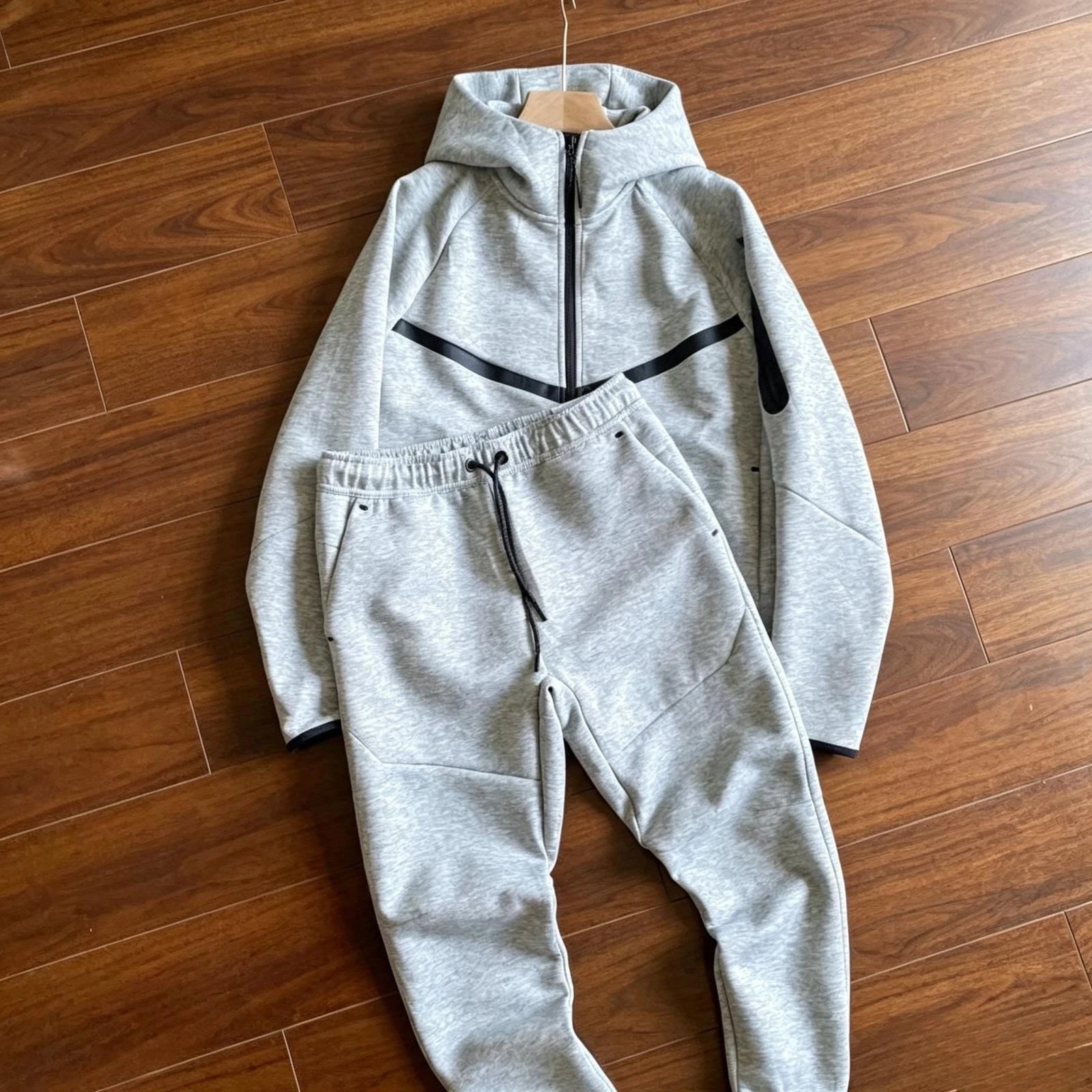 26跨境秋冬新款套装 高品质Windrunner压胶拉链开衫外套运动卫裤