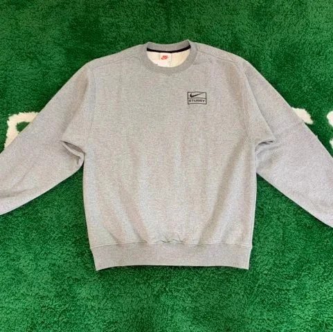 Collaborative embroidery, ultra-thick fleece-lined, warm crew-neck pullover – Gray hoodie, S