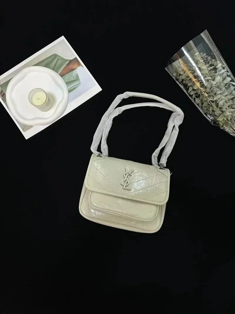 Large-capacity, stylish, versatile square bag – EN049207