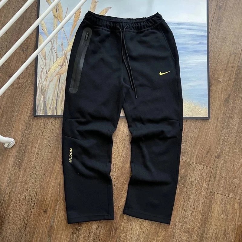 Trousers – Nocta Tech Black Pants, M is recommended for body weights between 50kg and 62 kg.