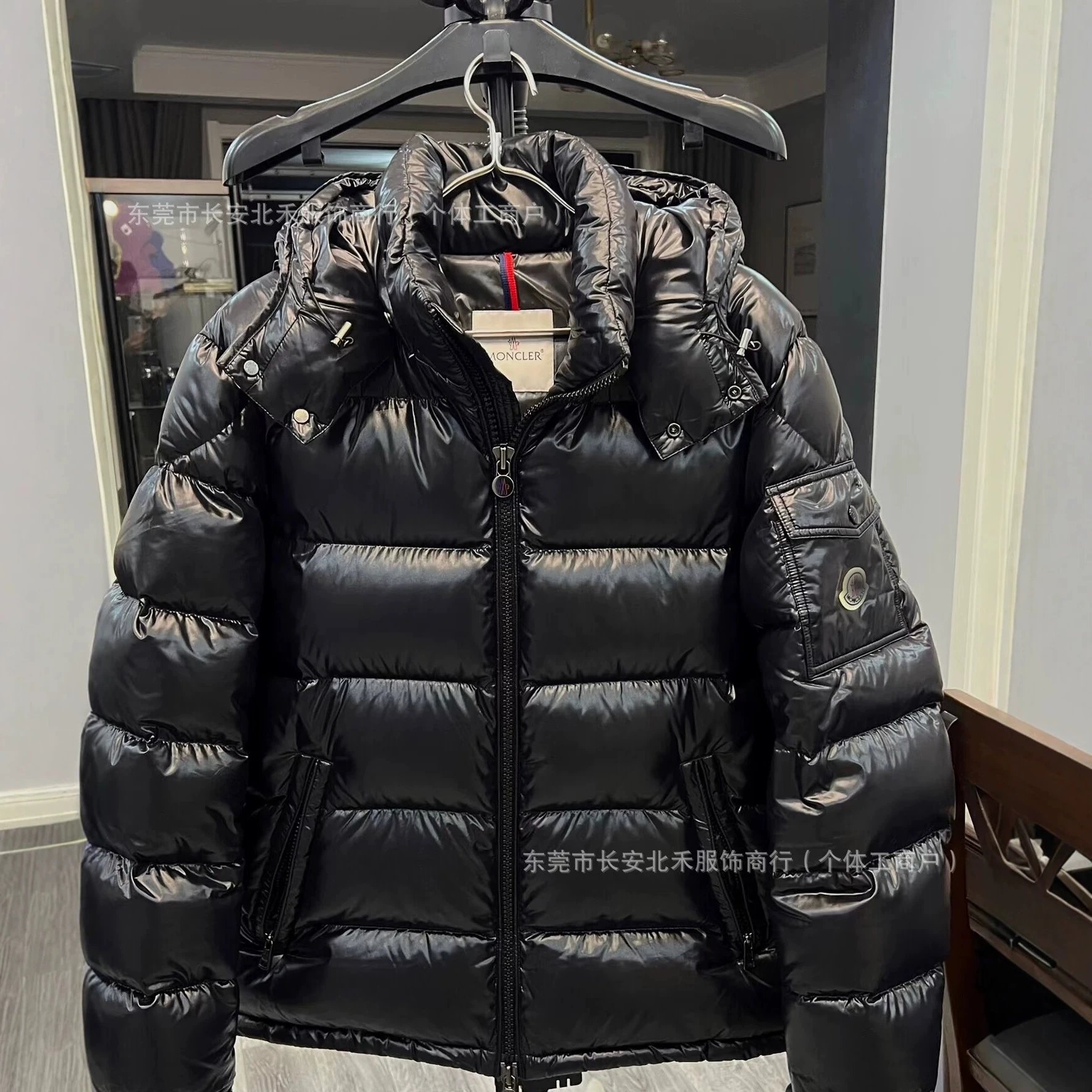 Meng’s same-style detachable-hooded glossy cotton-padded coat, loose-fitting and extra-thick, for couples—warm, windproof, cross-border ready - Image 3