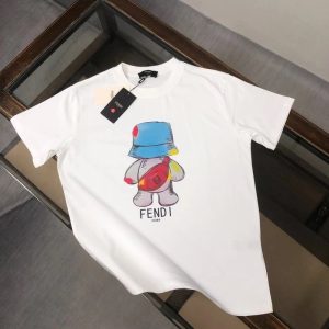 Fendi Graphic T-Shirt Bear with Bucket Hat Print – L