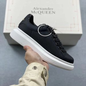 Alexander McQueen Oversized Sneaker Black and White – 36