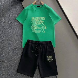 Burberry Green Horse Print T-Shirt & Black Shorts Set – 3XL