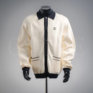 Chanel (CC) Buttoned Polo Cardigan Sweater Beige / Black – Beige, L